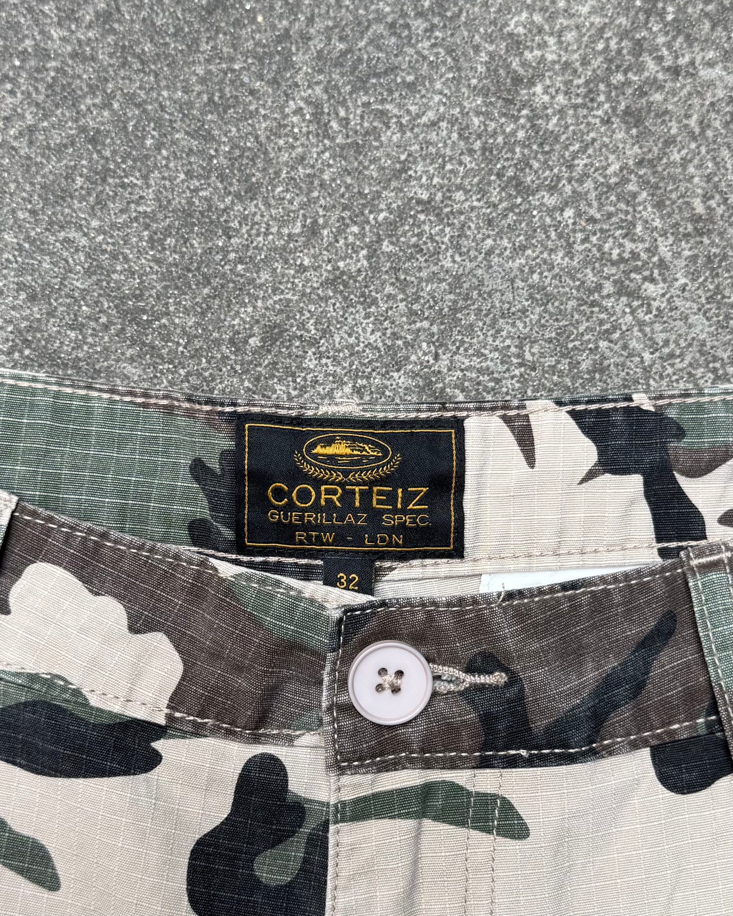 Corteiz Guerrilaz Cargo Short Camo (W32)