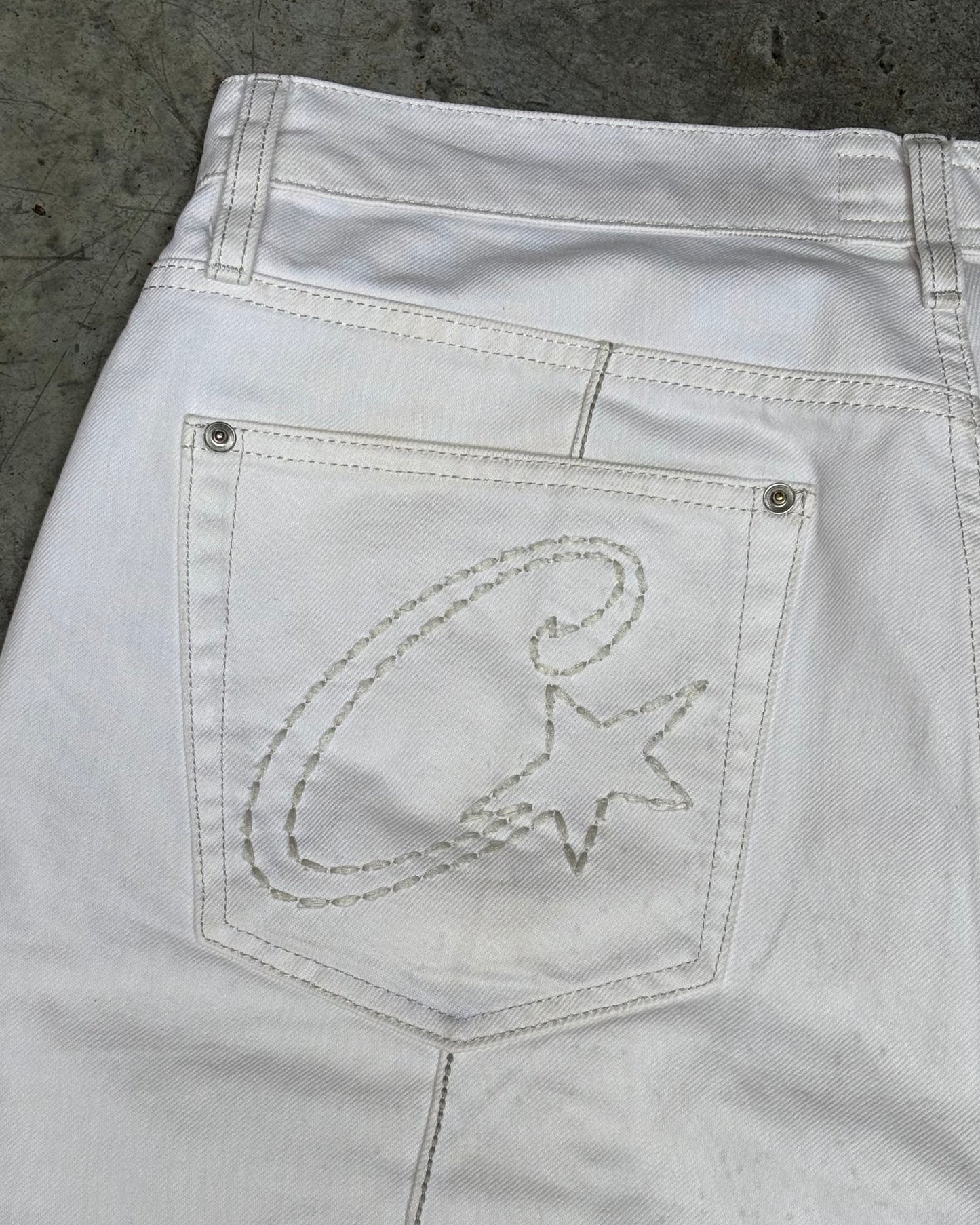 Corteiz Jorts C-Star White (W32)