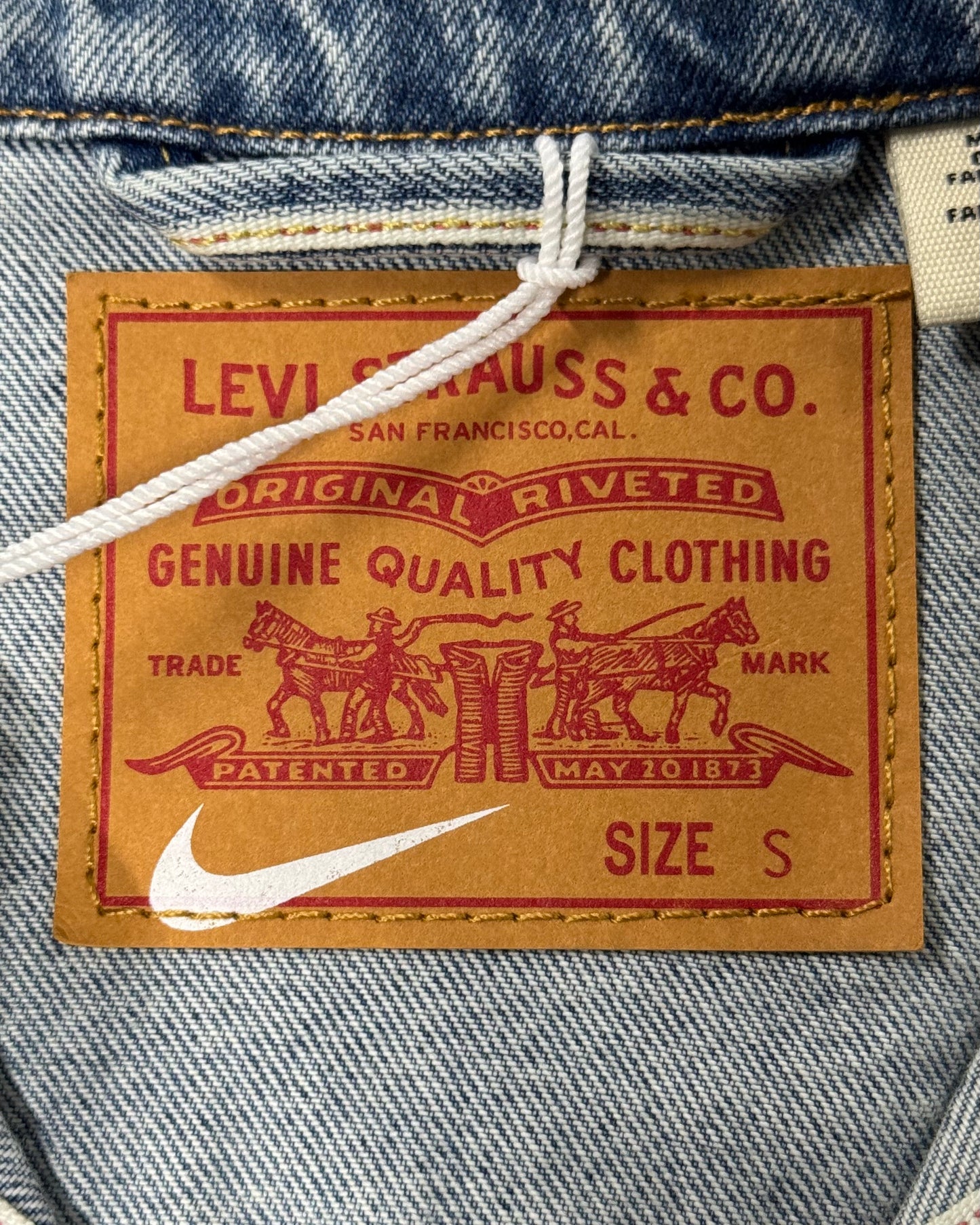 Nike x Levi's Trucker Denim Jacket (Small)