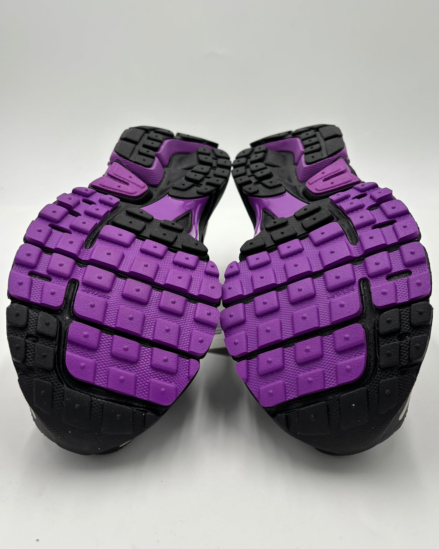 Nike Zoom Vomero 5 Black Vivid Purple SAMPLE (44 EU / 9 UK)
