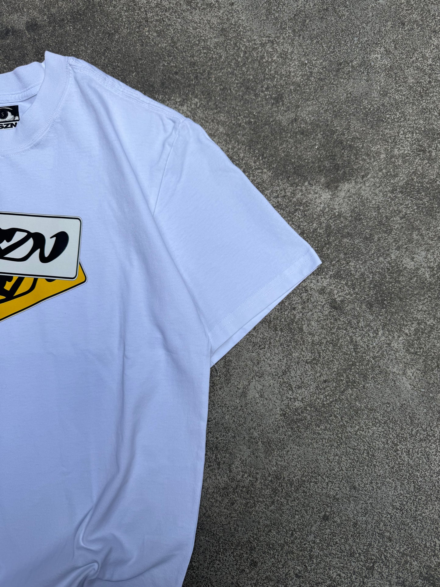 VSZN White T-Shirt Plates (Small)