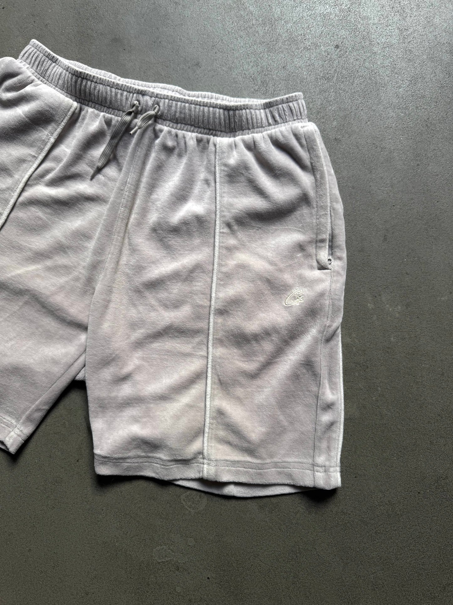 Pantaloncini Corteiz Uptown Velour Grey (Medium)