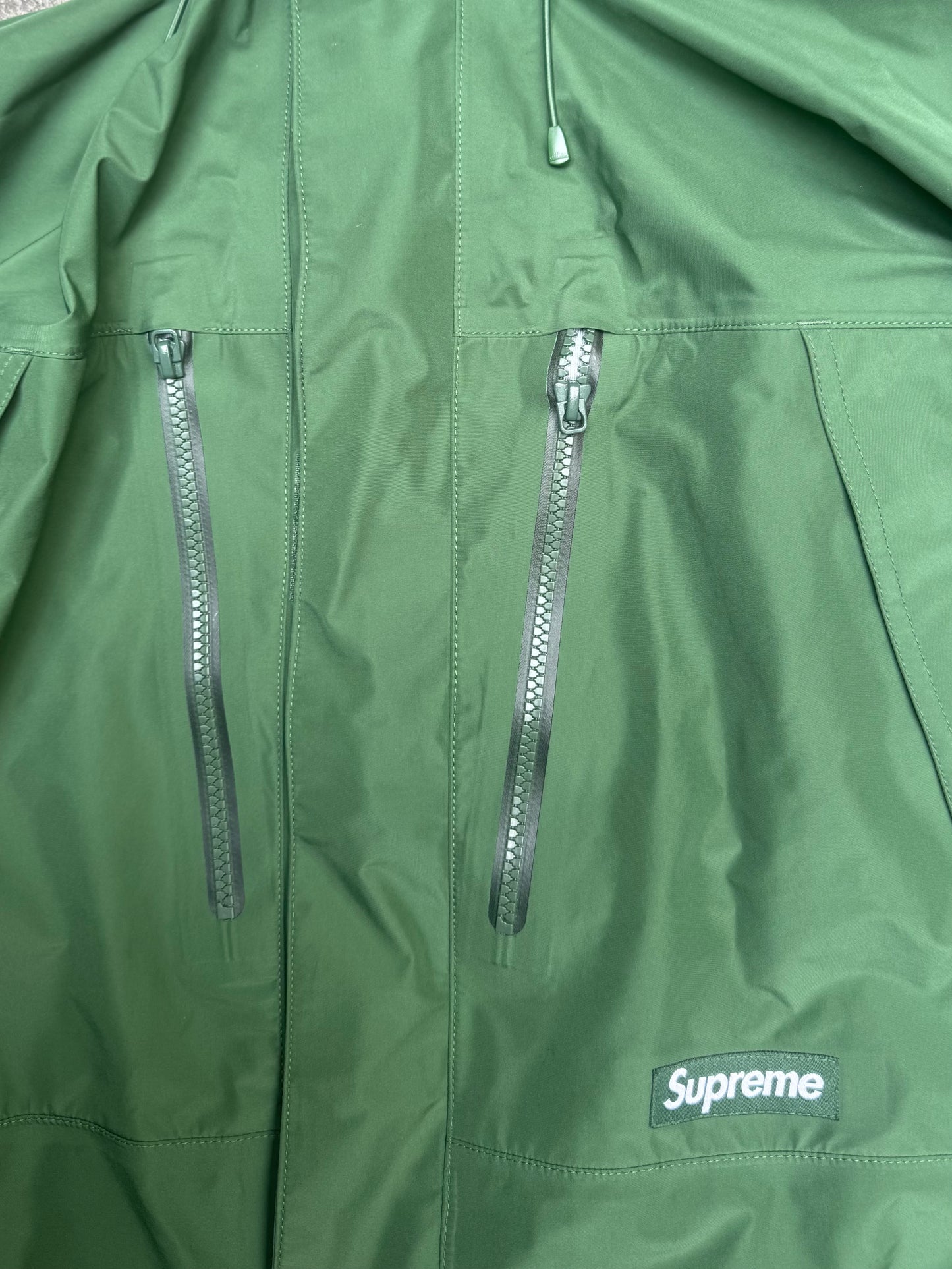 Supreme GORE-TEX Shell Jacket Green (Small)