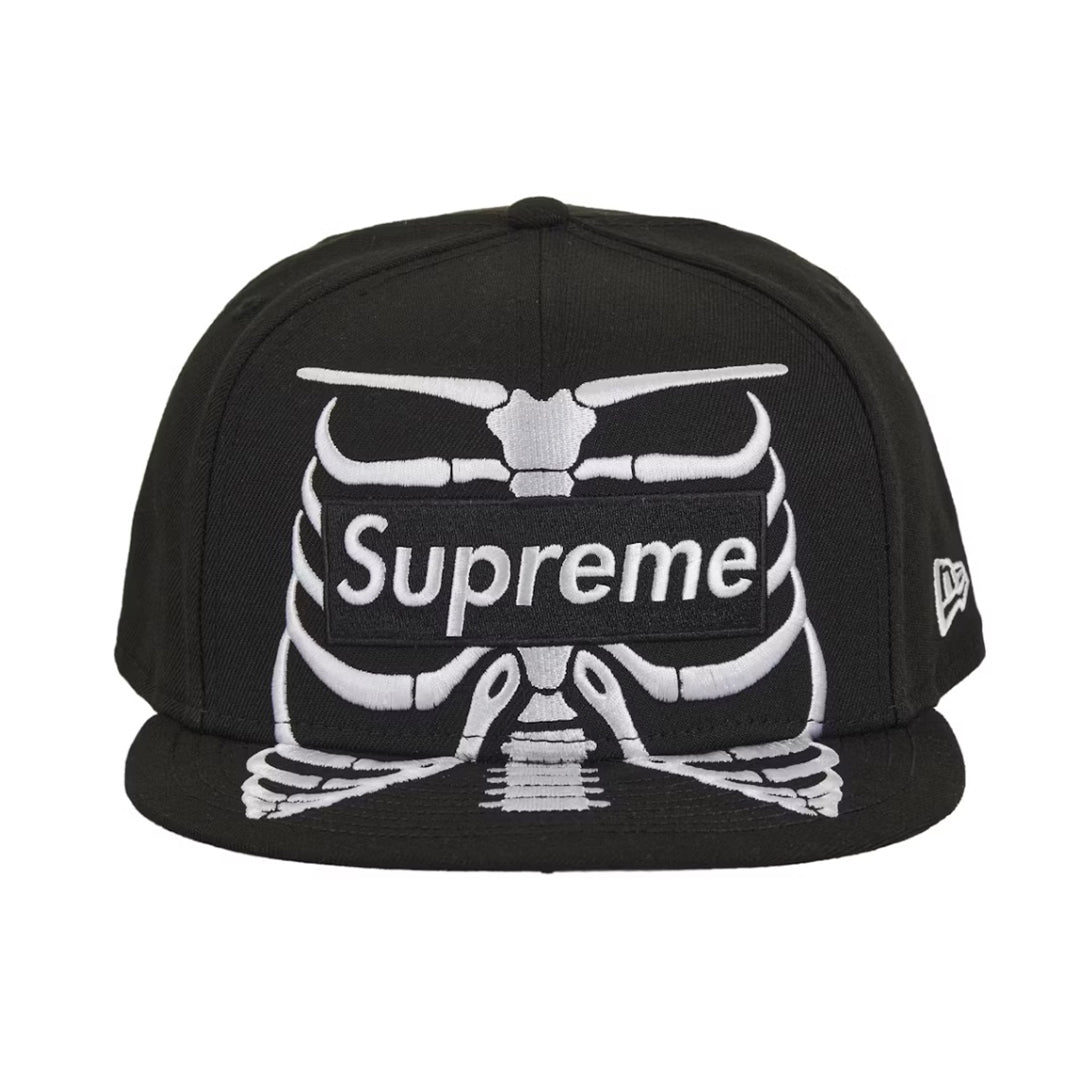Supreme / New Era Bones Black (7 1/4)