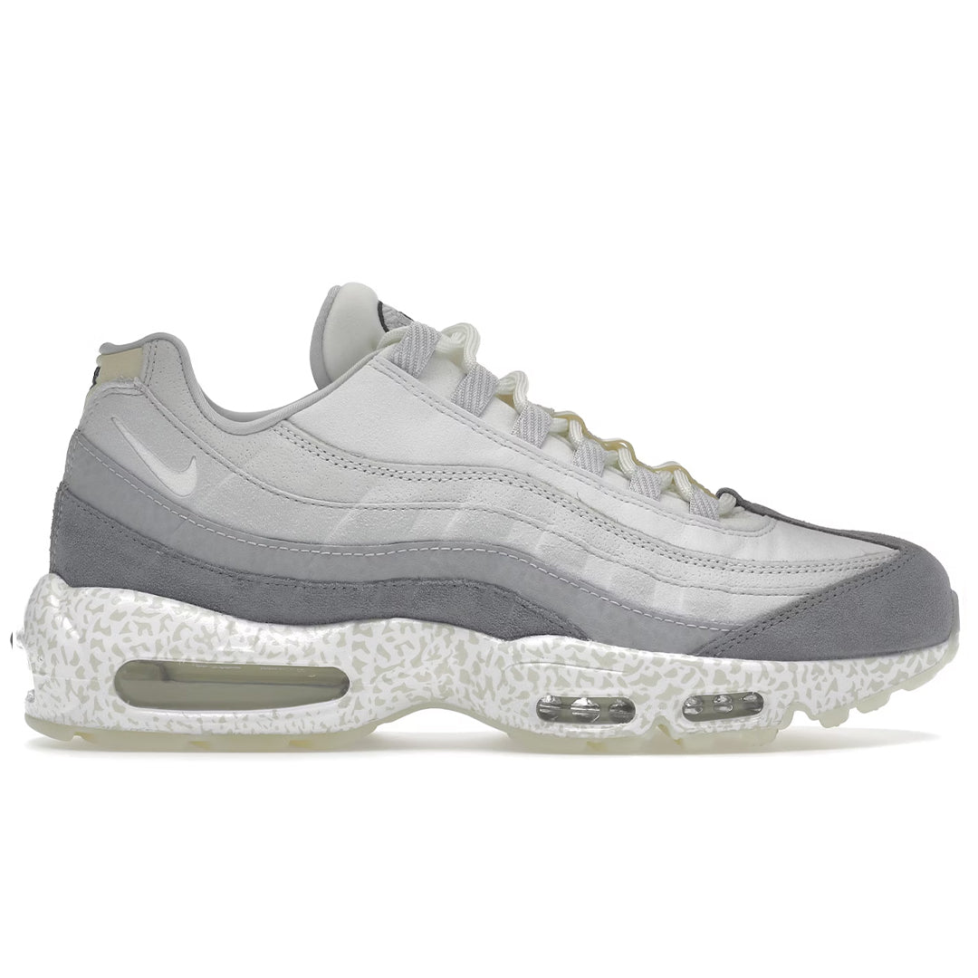 Nike Air Max 95 Light Bone Glow in the Dark (45.5 EU / 10.5 UK)