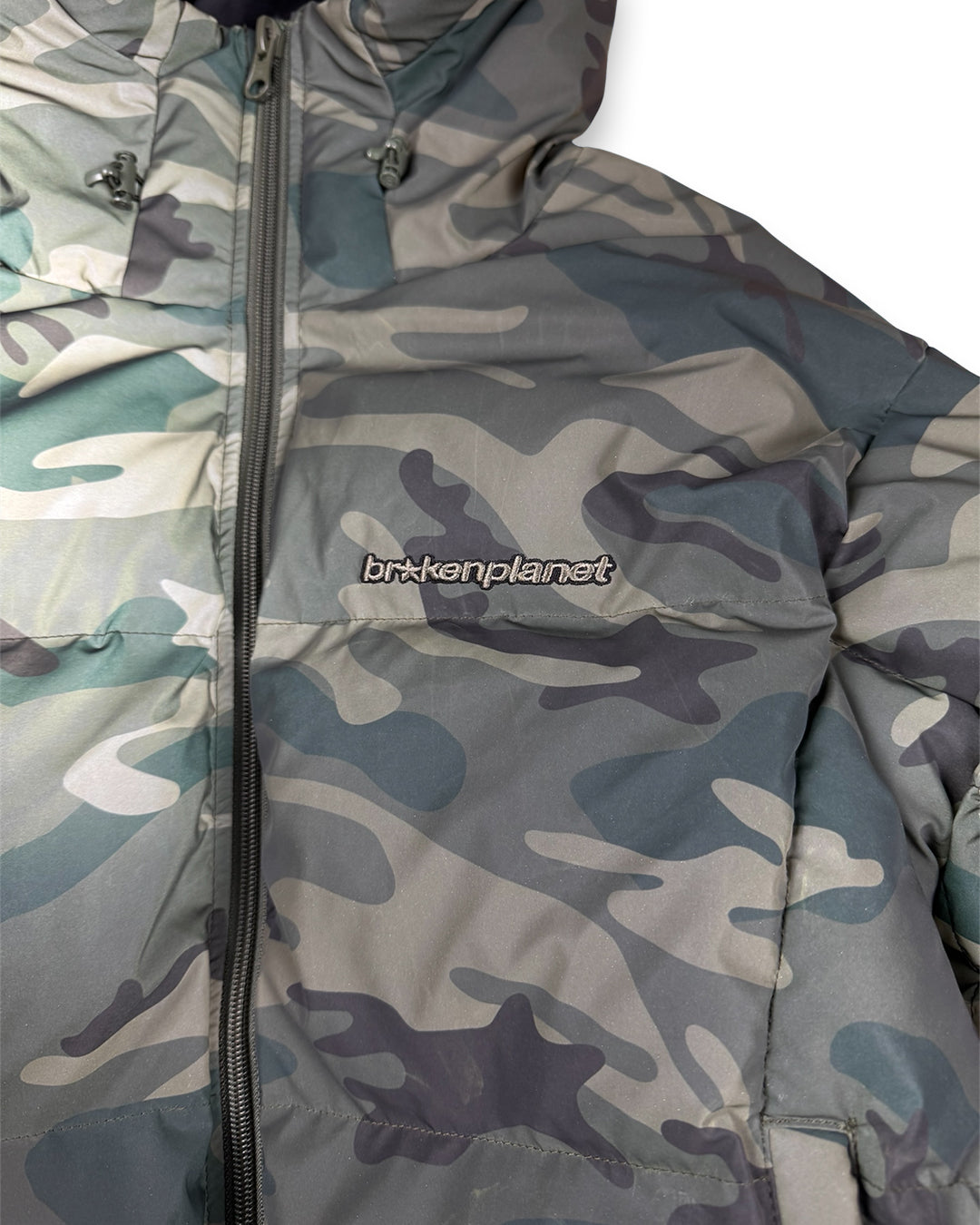 Broken Planet Puffer Jacket Camo reflective (Medium)