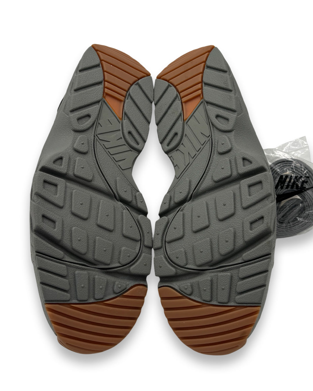 Nike Air Trainer Huarache Corteiz Gully Grey (42.5 EU / 8 UK)