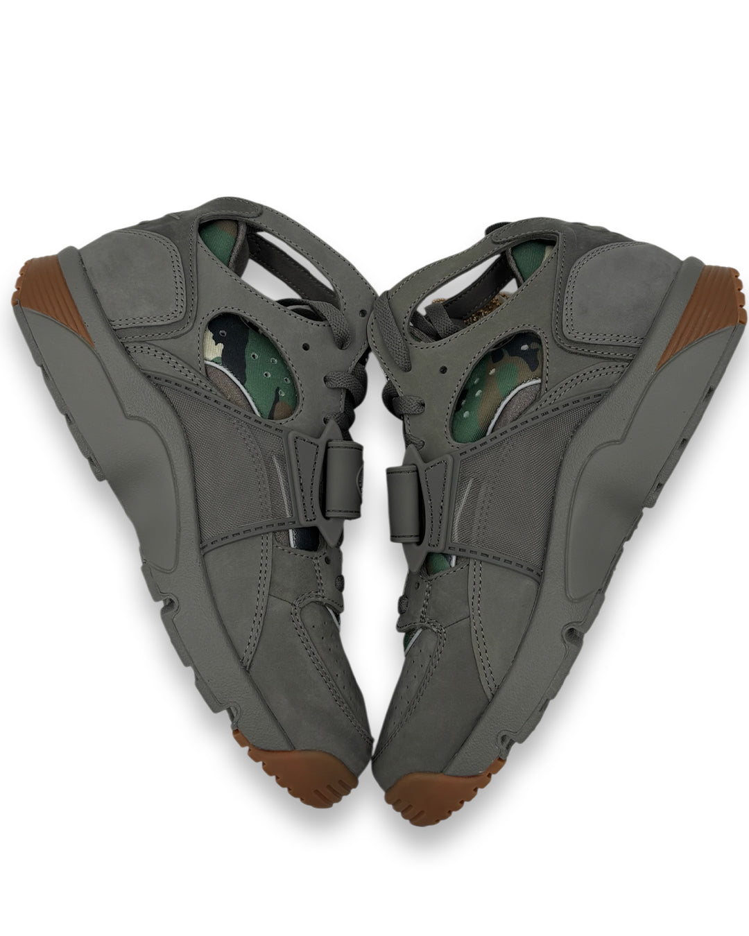 Nike Air Trainer Huarache Corteiz Gully Grey (42.5 EU / 8 UK)