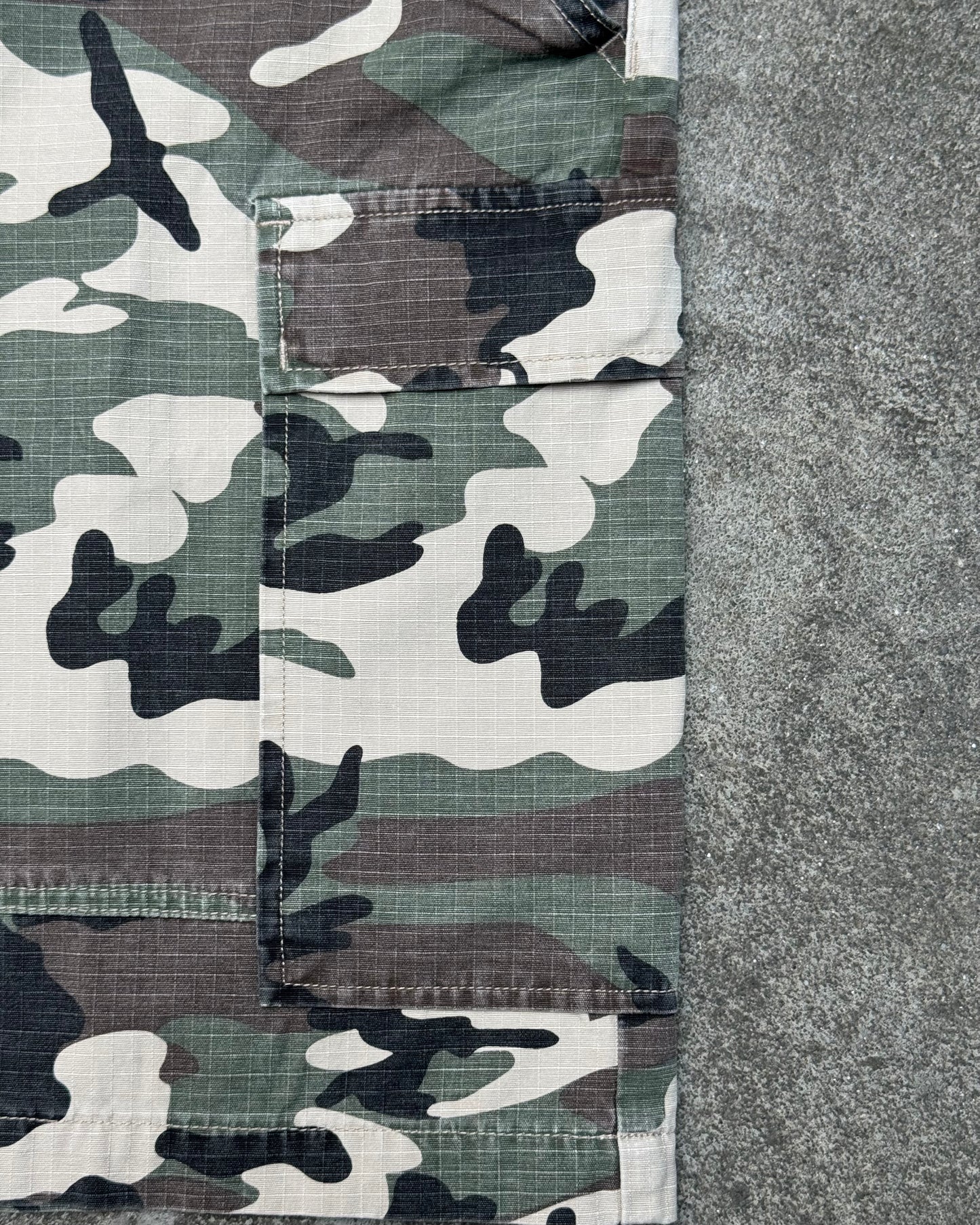 Corteiz Guerrilaz Cargo Short Camo (W32)
