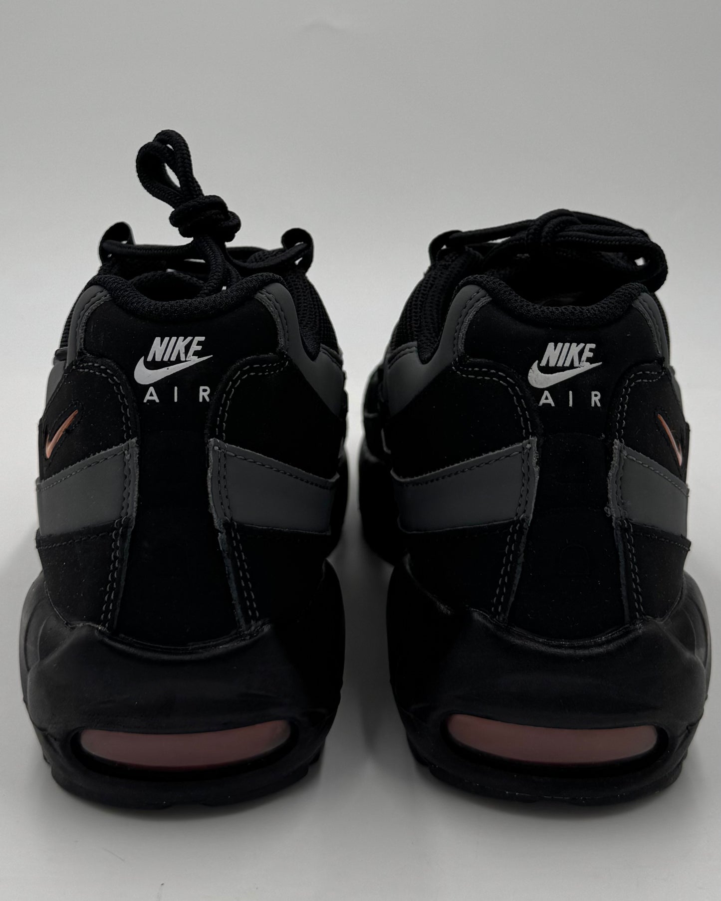 Nike Air Max 95 Black & Orange (44 - 45)