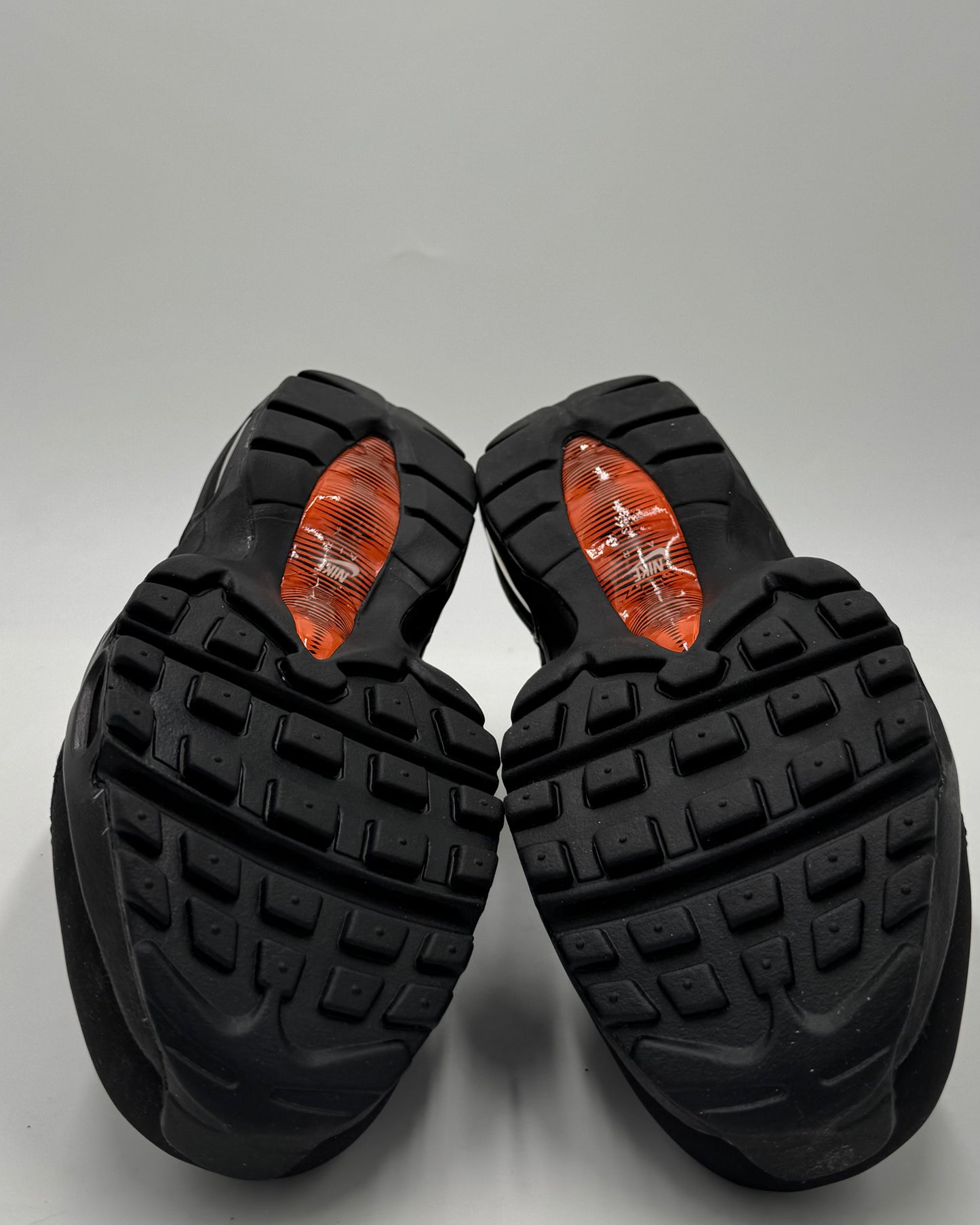 Nike Air Max 95 Black & Orange (44 - 45)