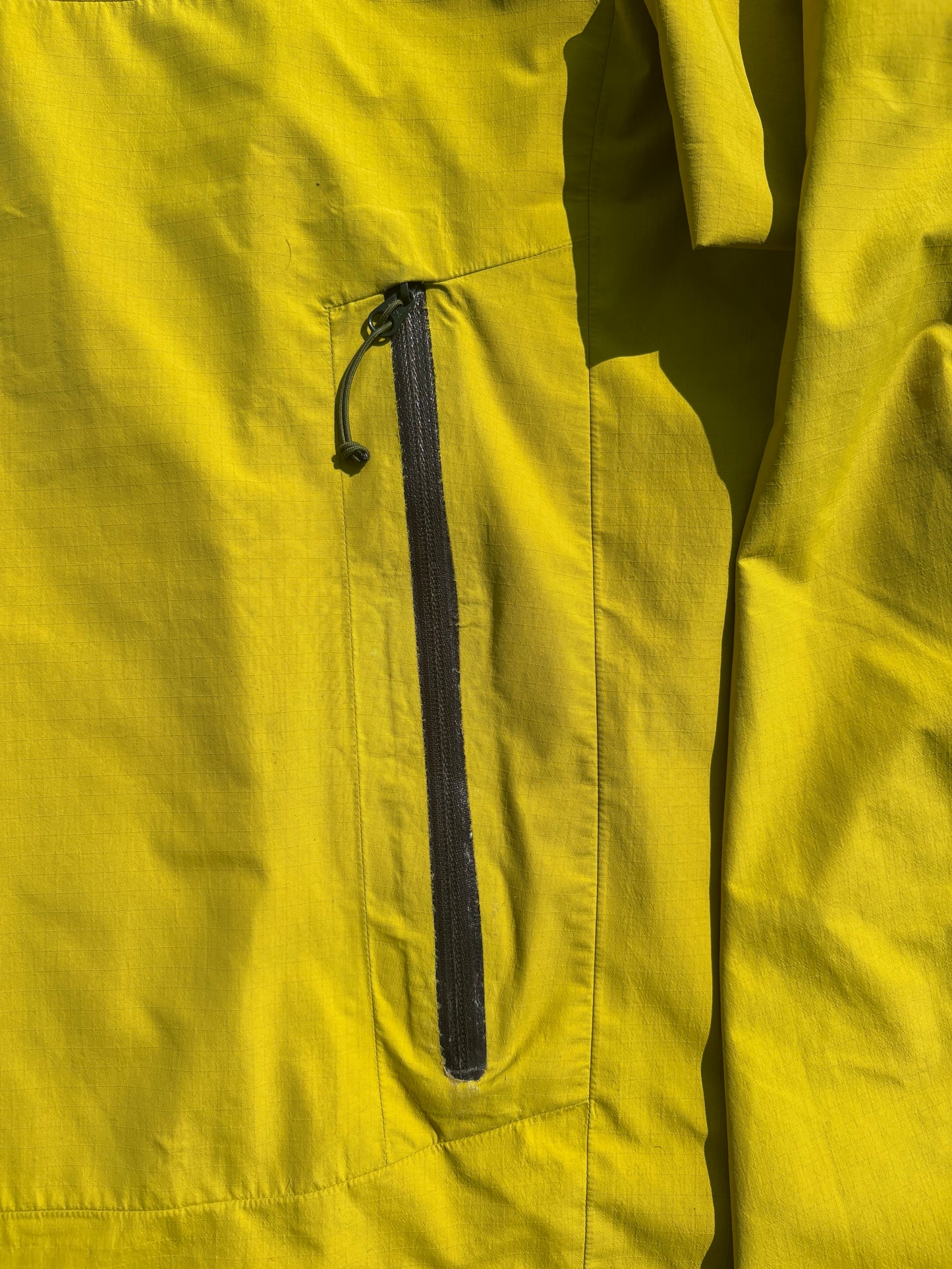 Arc'teryx Vintage Zip Up Gore-Tex Jacket (Small)