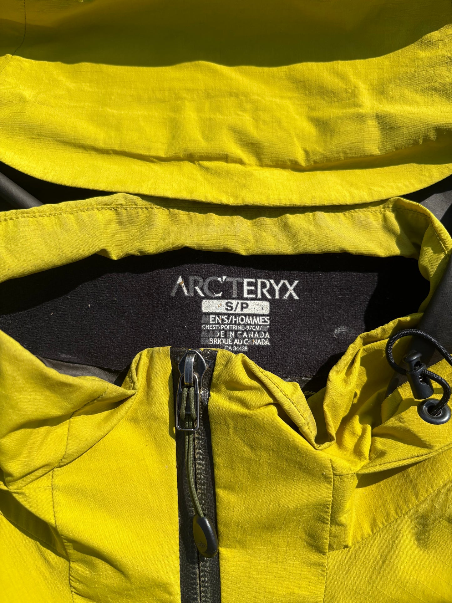 Arc'teryx Vintage Zip Up Gore-Tex Jacket (Small)