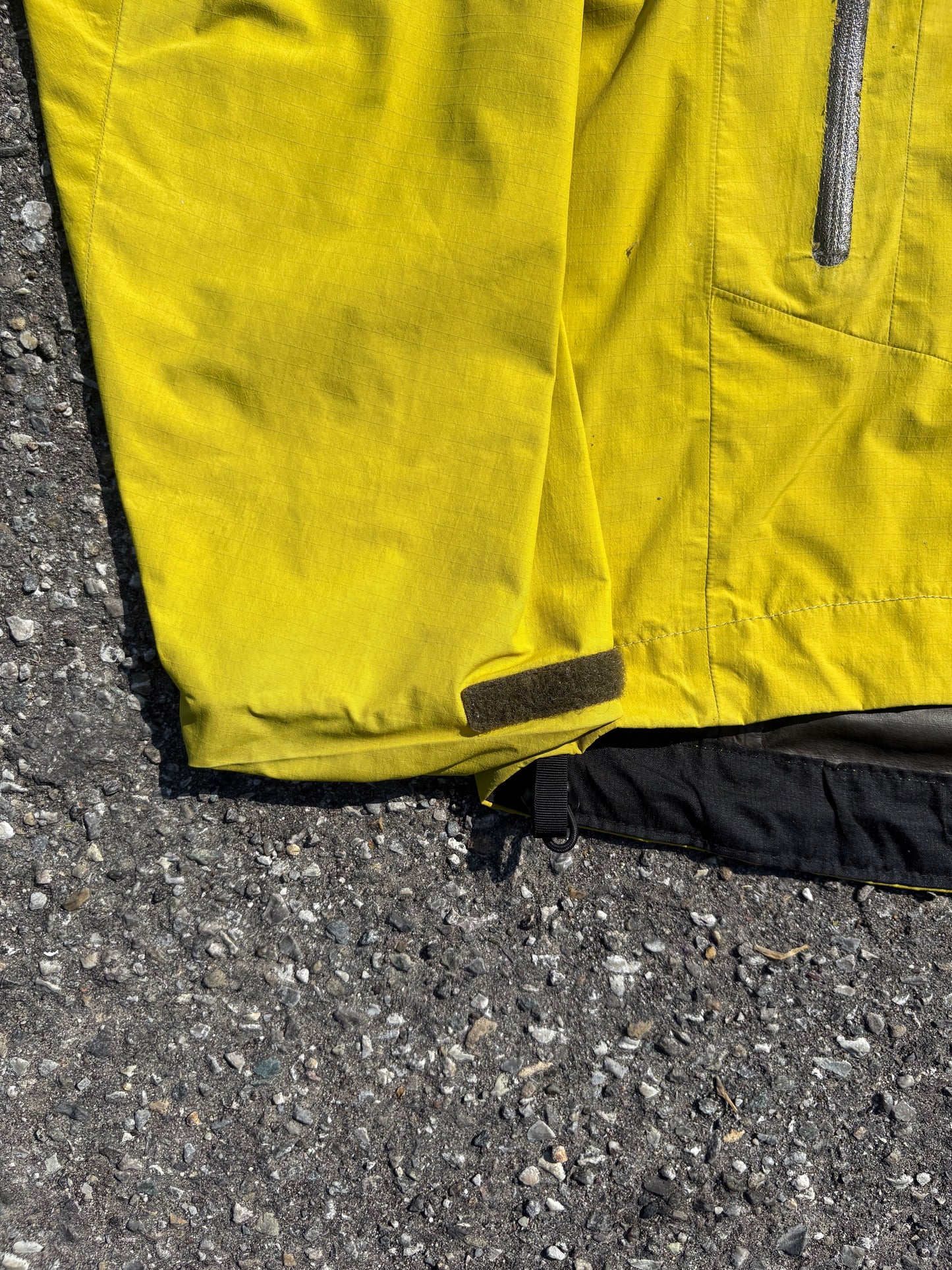 Arc'teryx Vintage Zip Up Gore-Tex Jacket (Small)