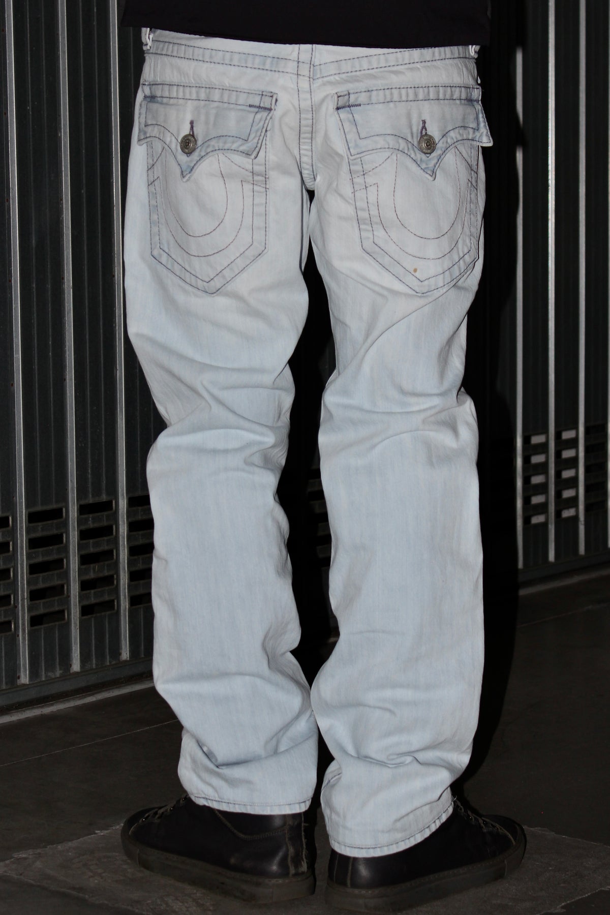 True Religion Relaxed Slim Distressed Denim Jeans (M)