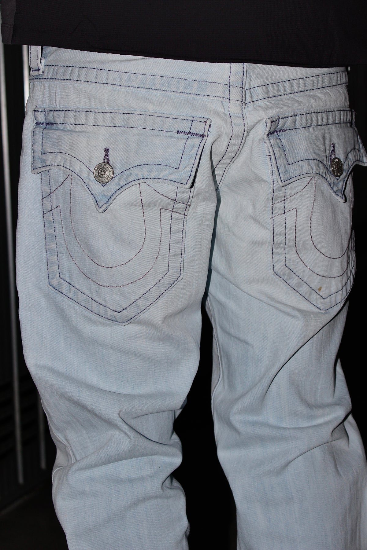 True Religion Relaxed Slim Distressed Denim Jeans (M)