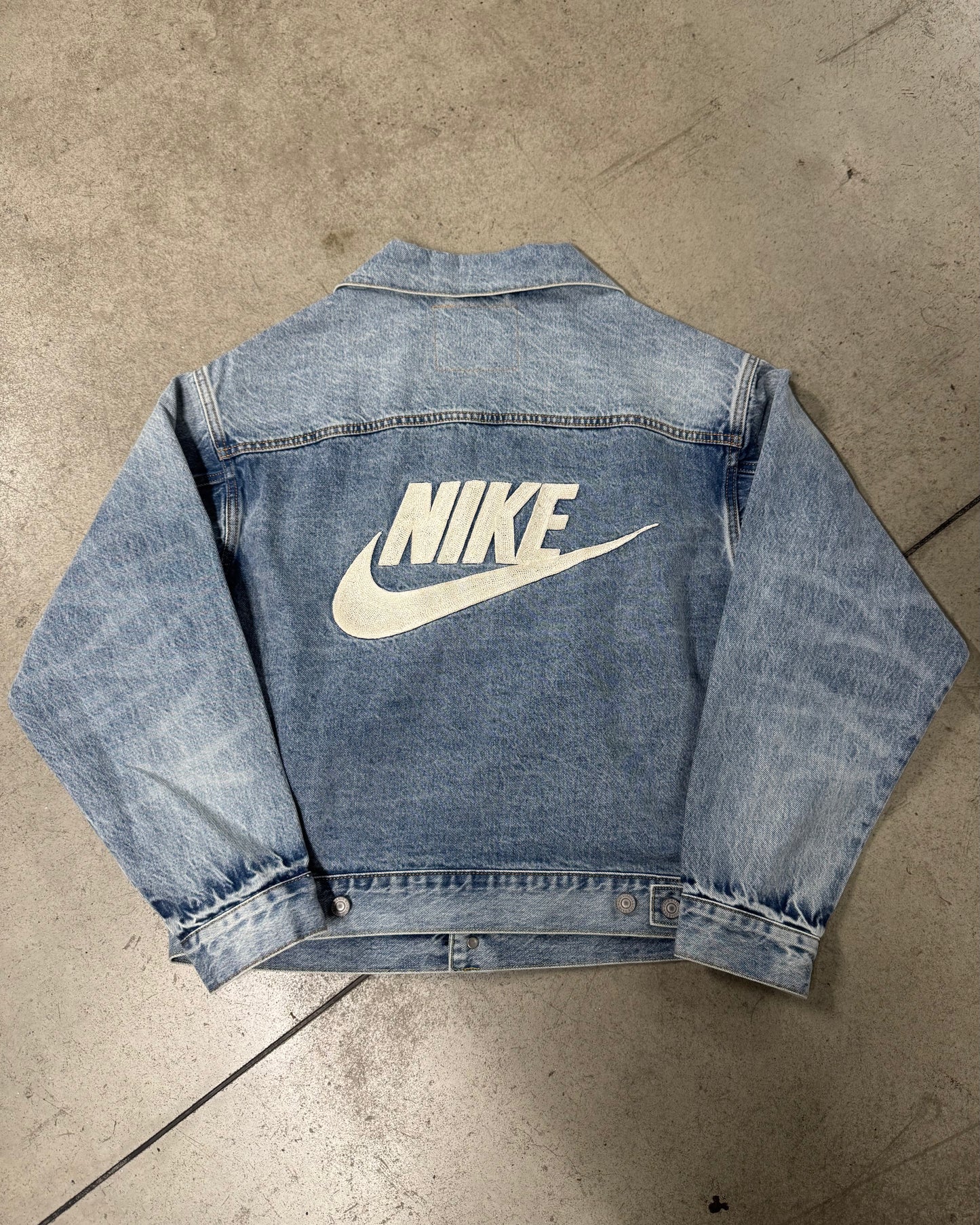 Nike x Levi's Trucker Denim Jacket (Small)