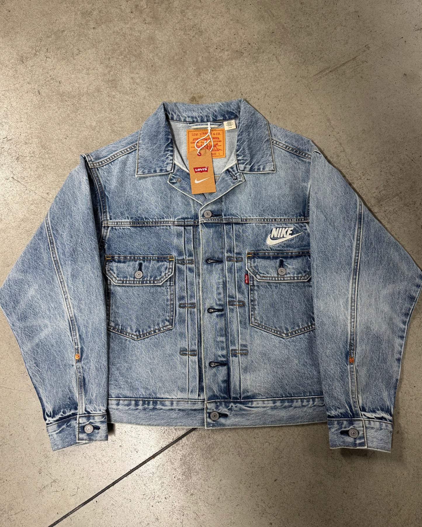 Nike x Levi's Trucker Denim Jacket (Small)