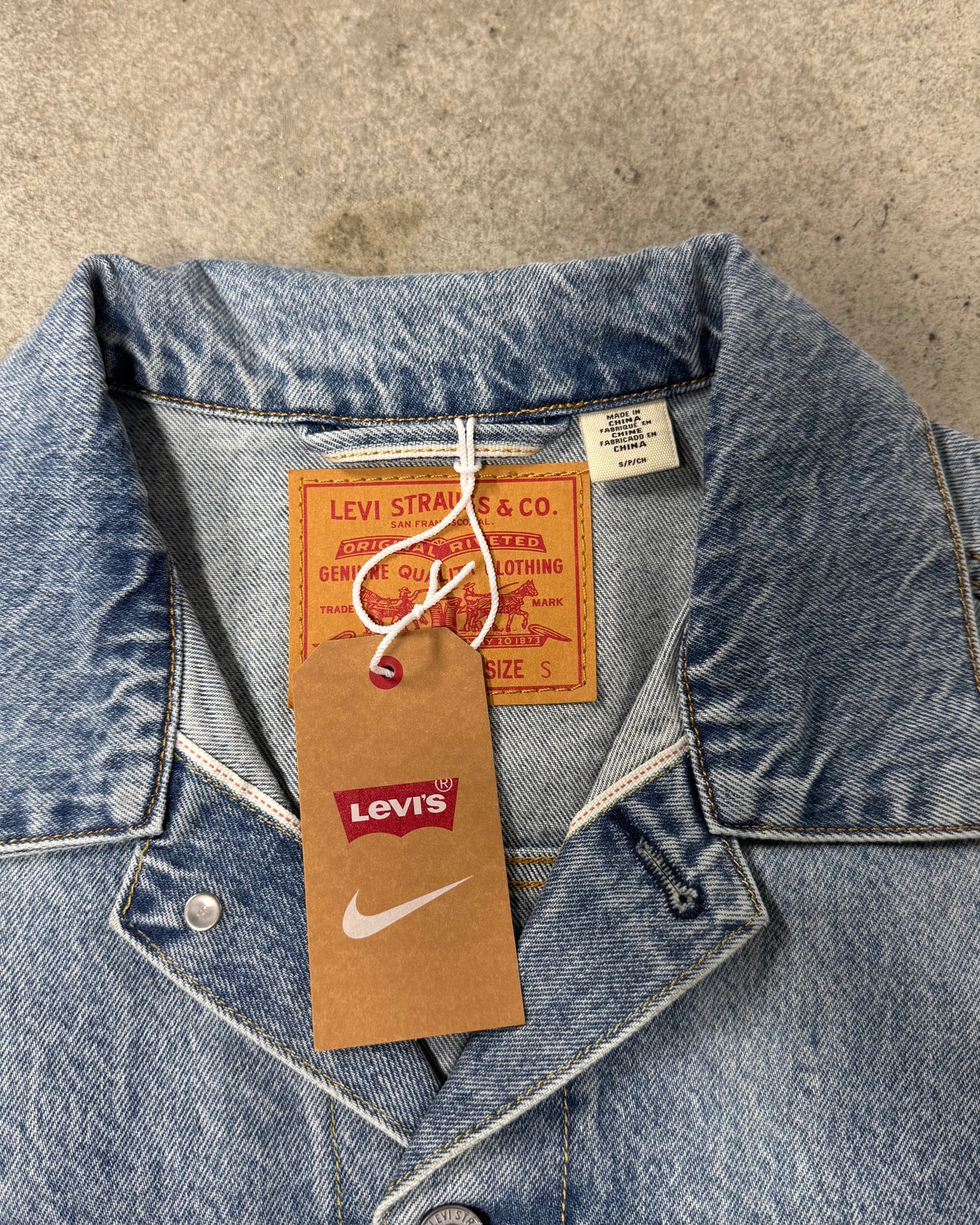 Nike x Levi's Trucker Denim Jacket (Small)