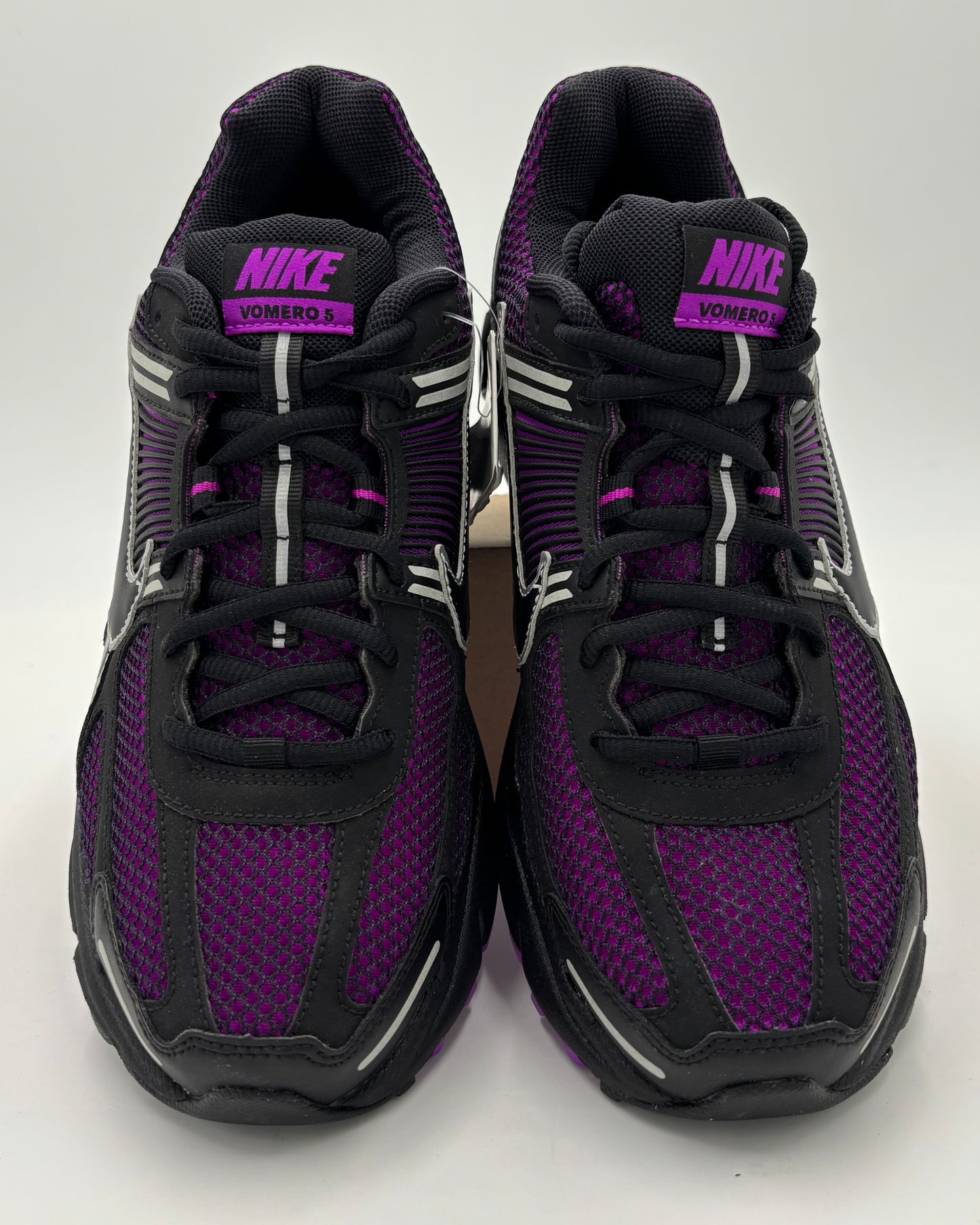 Nike Zoom Vomero 5 Black Vivid Purple SAMPLE (44 EU / 9 UK)