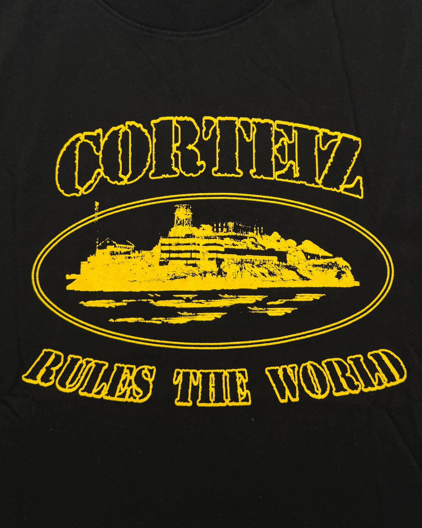 Corteiz OG Alcatraz Black/Yellow Tee (M)