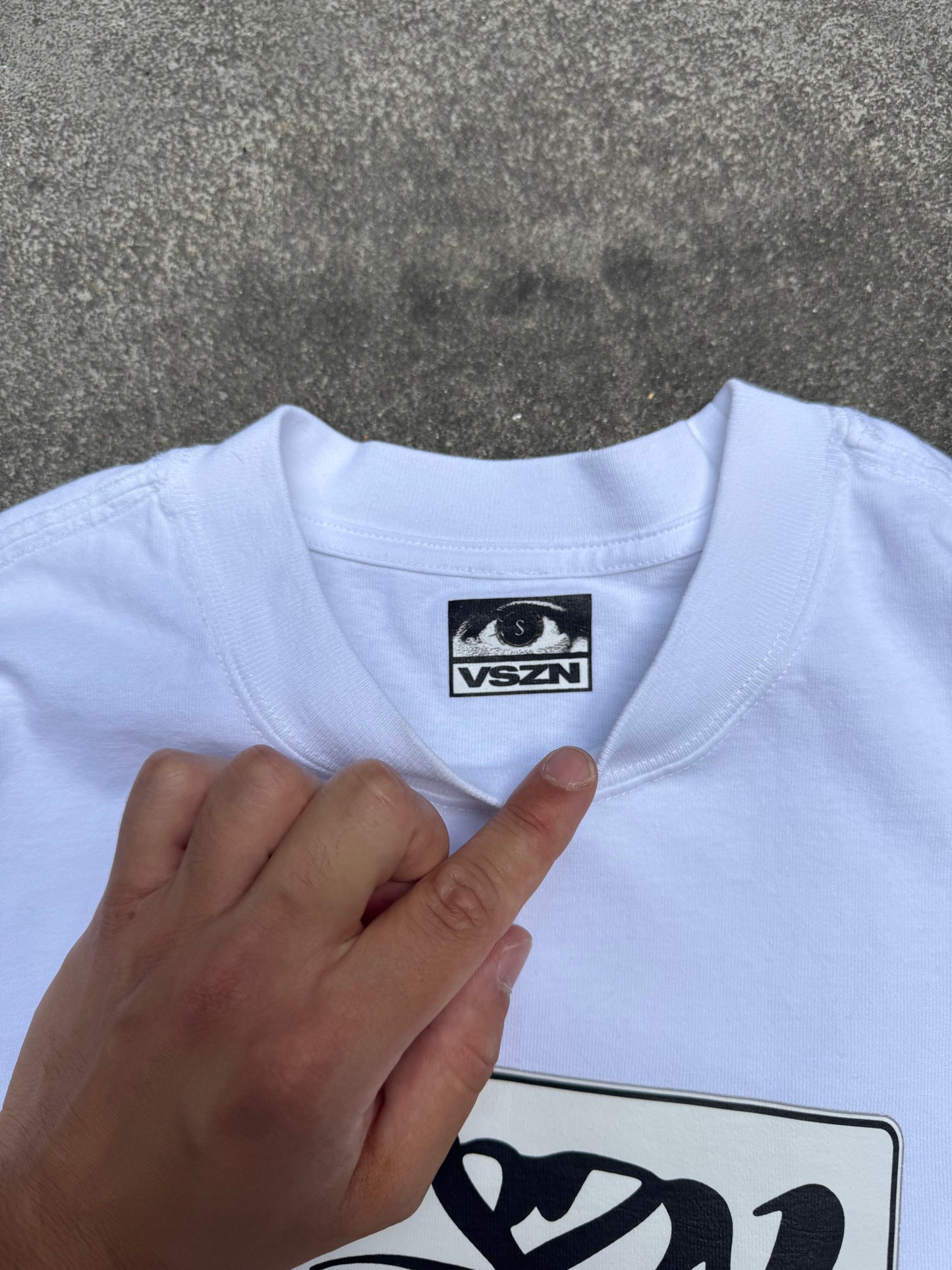 VSZN White T-Shirt Plates (Small)