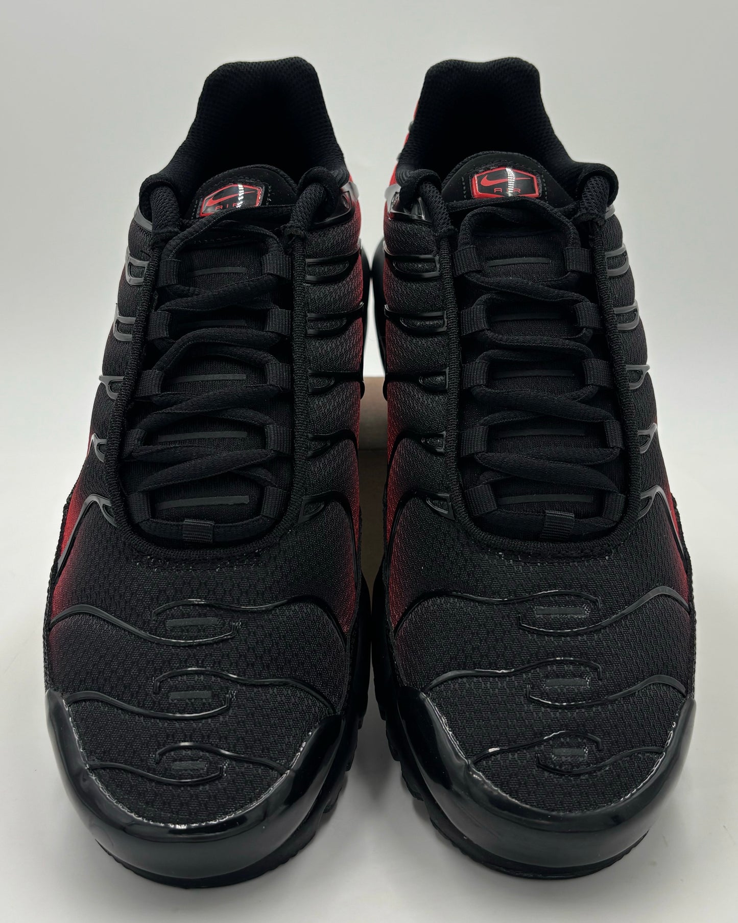 Nike Air Max Plus TN Black Red  (43 EU / 8.5 UK)