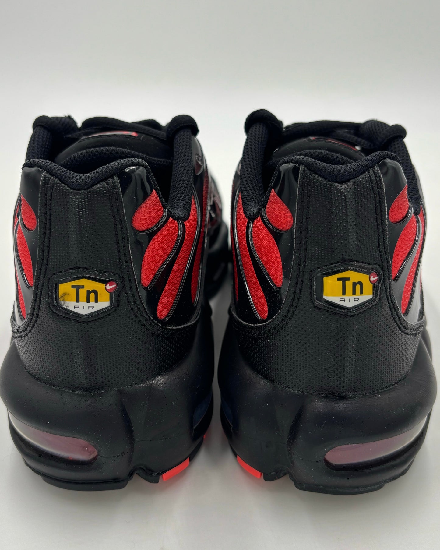 Nike Air Max Plus TN Black Red  (43 EU / 8.5 UK)