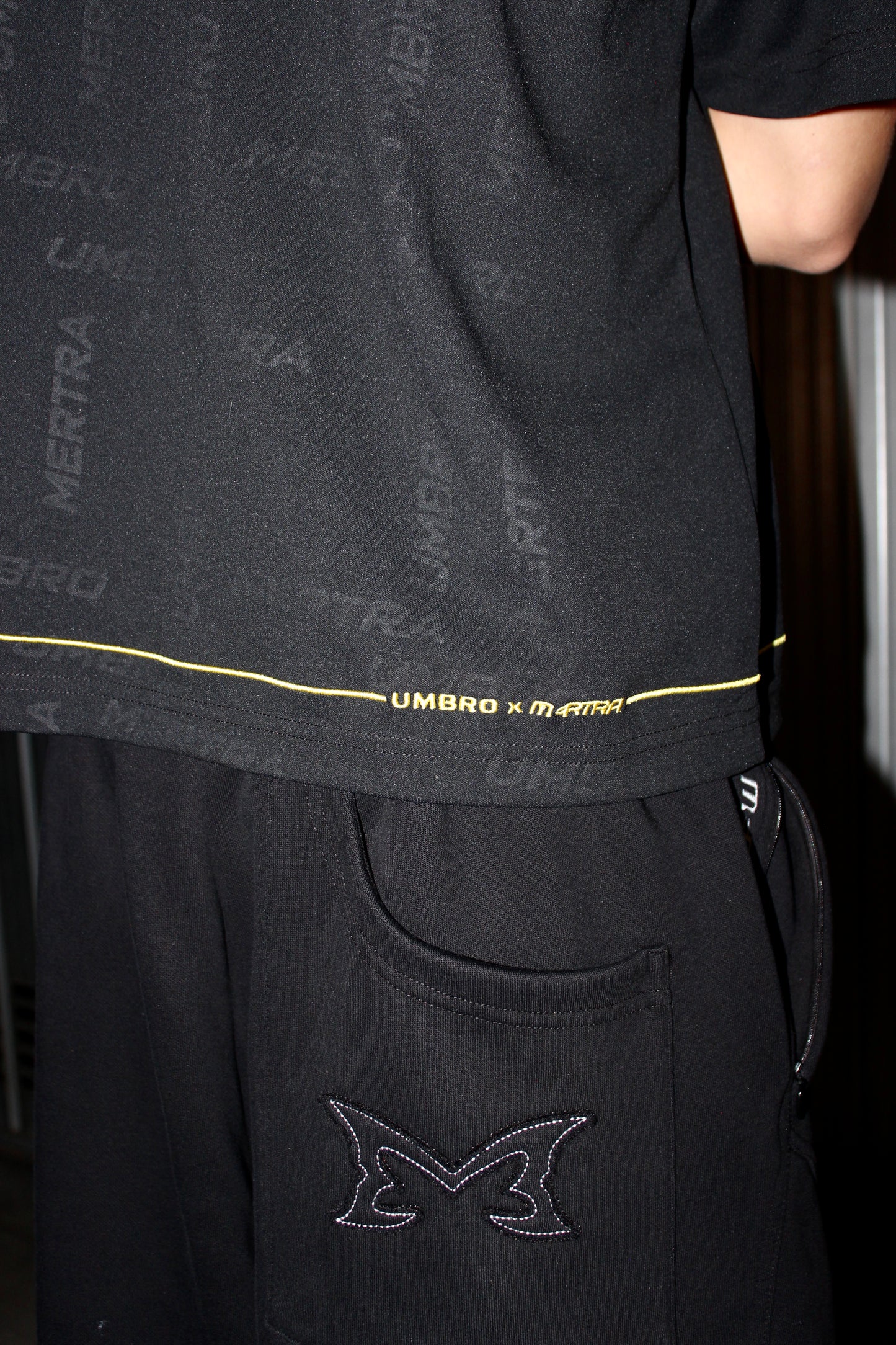 Umbro Mertra Reflective T-shirt Black & Yellow (Medium)